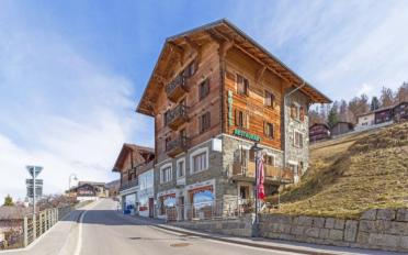 Hotel 20 rooms - image - 1