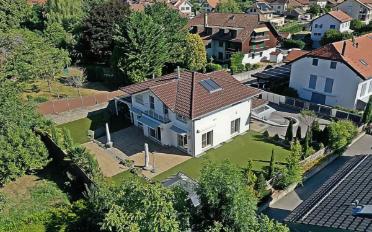 Villa 5.5 Zimmer - image - 1