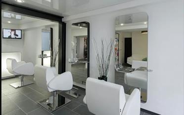 Hairdresser - image - 1
