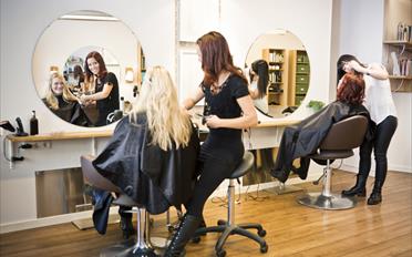 Salon de coiffure 2 pièces - image - 2