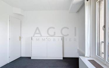 Office - image - 8