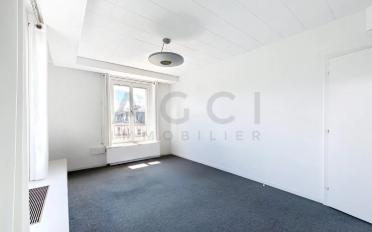 Office - image - 5