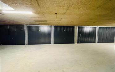 Single garage - image - 2