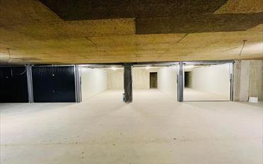 Single garage - image - 3