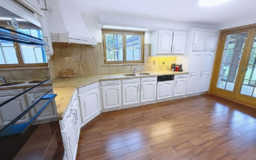 Single house 10 rooms - image - 12