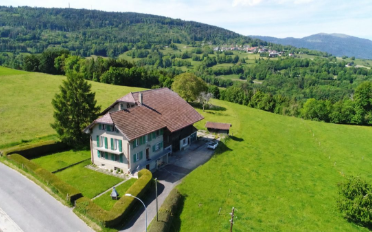 Einfamilienhaus 7.5 Zimmer - image - 1
