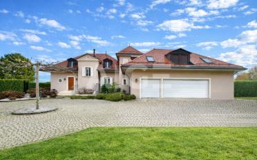 Single house 12 rooms - image - 3