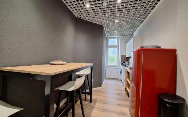 Office - image - 8