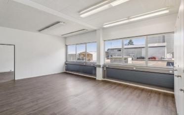 Office - image - 9
