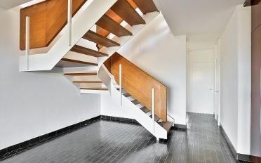 Attic flat 8 rooms - image - 4