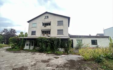 Mixed use property - image - 2