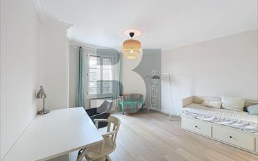 Furnished flat 4 rooms - image - 8