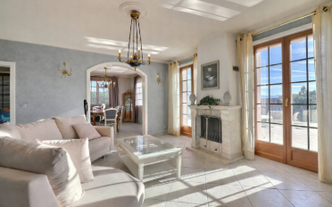Villa 7.5 pièces - image - 3