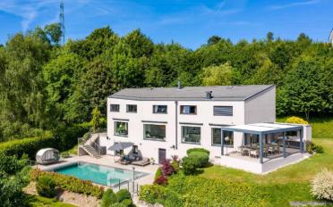 Villa 8.5 Zimmer - image - 1