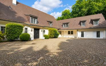 Villa 14 pièces - image - 2