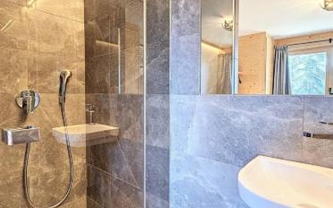 Furnished flat 5 rooms - image - 9
