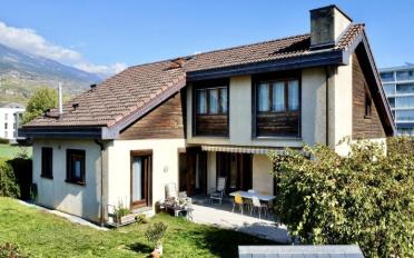 Villa 7.5 pièces - image - 1