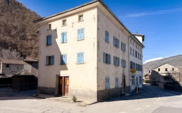 Wohngebäude 7.5 Zimmer - image - 1