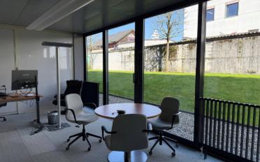 Office - image - 4