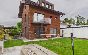 Maison 10.5 pièces - image - 1