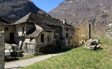 Single house 8 rooms - image - 2
