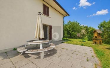 Residential building 8 rooms - image - 1