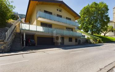 Einfamilienhaus 8.5 Zimmer - image - 1