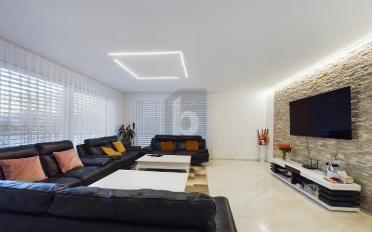 Einfamilienhaus 8.5 Zimmer - image - 5