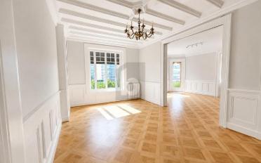 Apartment 8 rooms - image - 2