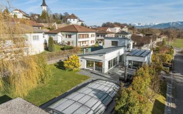 Einfamilienhaus 7.5 Zimmer - image - 1