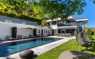 Villa 9.5 pièces - image - 1