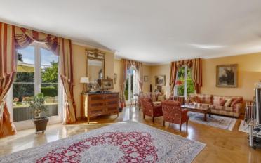 Einfamilienhaus 8.5 Zimmer - image - 8
