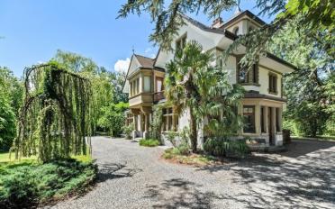 Einfamilienhaus 10.5 Zimmer - image - 1