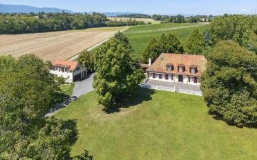 Einfamilienhaus 9.5 Zimmer - image - 1
