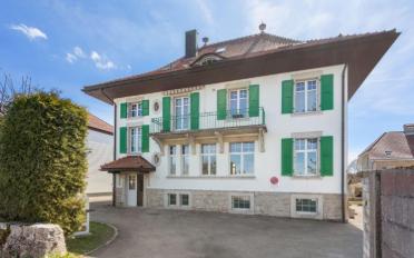 Villa - image - 1