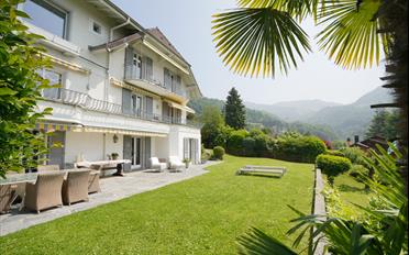 Villa - image - 1