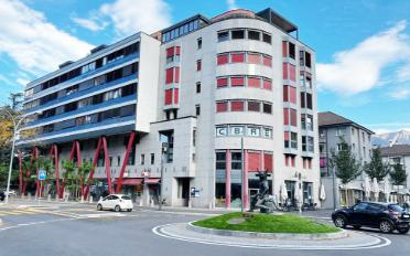 Mixed use property - image - 1