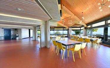 Hotel - image - 3