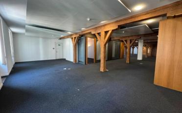 Office - image - 4