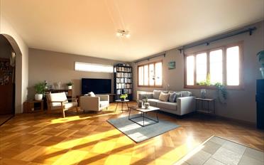 Doppeleinfamilienhaus 8.5 Zimmer - image - 2