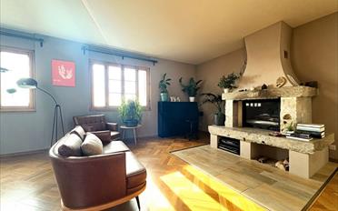 Doppeleinfamilienhaus 8.5 Zimmer - image - 4