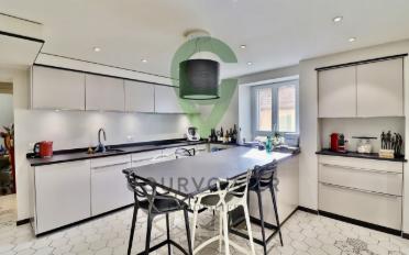 Einfamilienhaus 9.5 Zimmer - image - 1