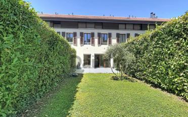 Villa - image - 1
