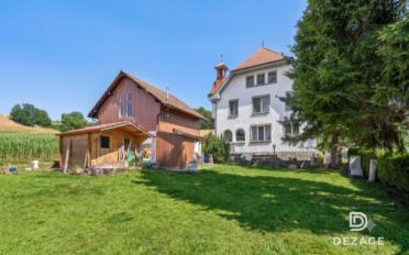 Residential building 12.5 rooms - image - 1