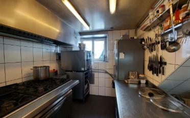 Bifamiliar house - image - 10