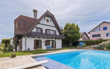 Villa 10.5 pièces - image - 2