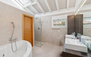 Single house 11 rooms - image - 6