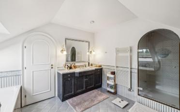 Maison 9 pièces - image - 4