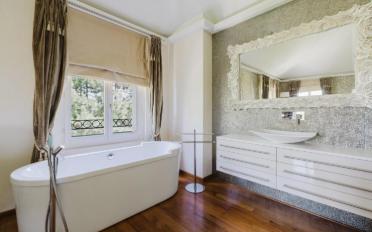 Single house 10 rooms - image - 9