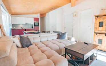 Attic flat 2.5 rooms - image - 4